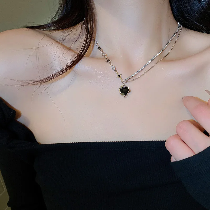 Y2K Fashion Peach Heart Water Drop Pendant Necklace Women Black Crystal Egirl Sweet Cool Clavicle Chain Aesthetic Jewelry
