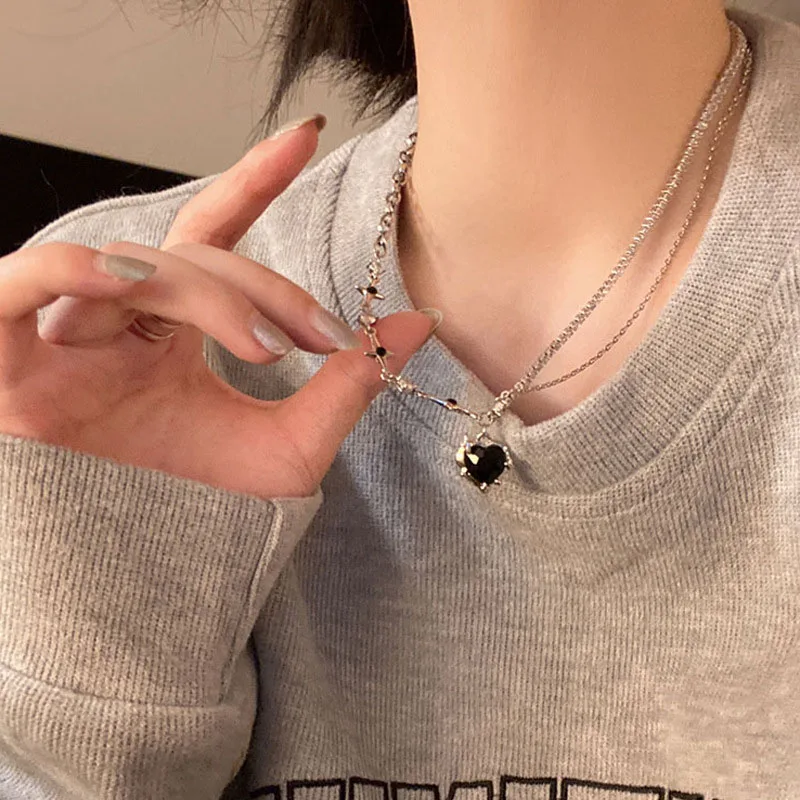 Y2K Fashion Peach Heart Water Drop Pendant Necklace Women Black Crystal Egirl Sweet Cool Clavicle Chain Aesthetic Jewelry